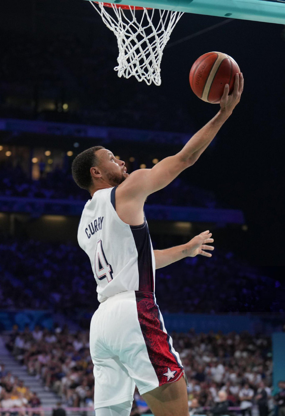 主裁：夸安萨拉拽丘库埃梅卡没判罚？这是极轻微、无效的拉拽（主裁解释未判罚夸安萨拉拽丘库埃梅卡：拉拽极轻微且无实质影响）