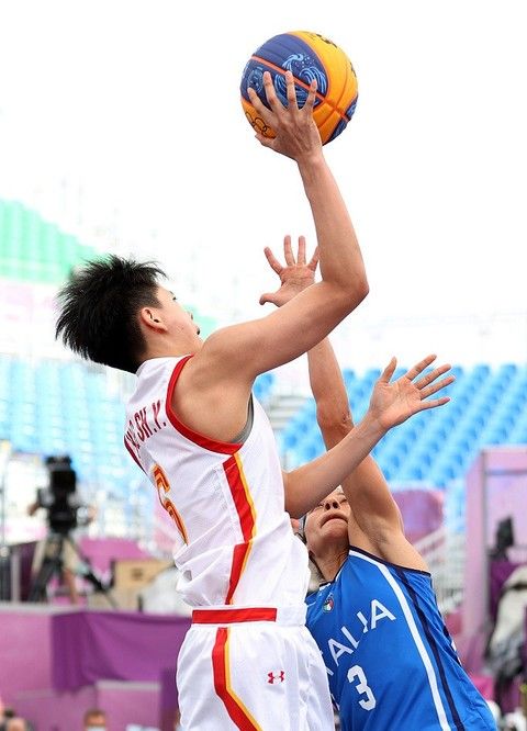 都体：弗拉霍维奇遭遇左腿拉伤，预计将缺阵至今年年底（都灵体育报：弗拉霍维奇左腿拉伤，预计缺席至今年年底）