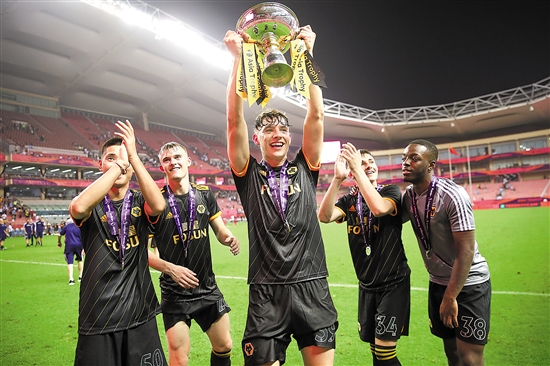 博主：东欧球队争夺萨缅托，但球员本人更倾向于征战中超（东欧多队竞逐萨缅托，球员本人更倾向加盟中超）