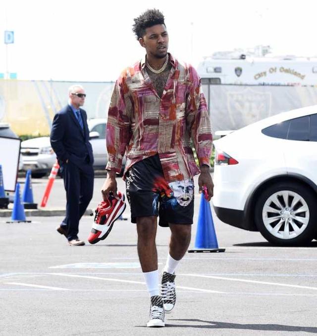 追平纳什！约基奇生涯20分+10助攻次数升至历史第12（约基奇20分+10助攻次数追平纳什，生涯排名升至历史第12位）