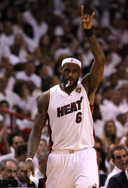 东契奇半场贡献18分，浓眉6分3篮板3助攻（半场战罢，东契奇18分，浓眉6分3篮板3助攻）