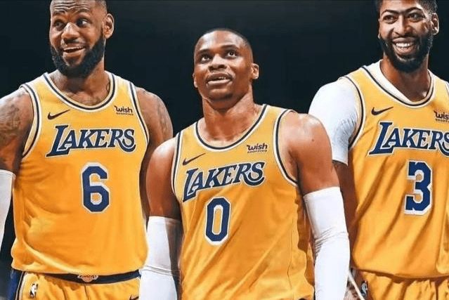 队报：登贝莱预计11月底复出，巴黎正在权衡他能否出战热刺（队报：登贝莱或将于11月下旬复出，巴黎考虑是否让其对阵热刺）